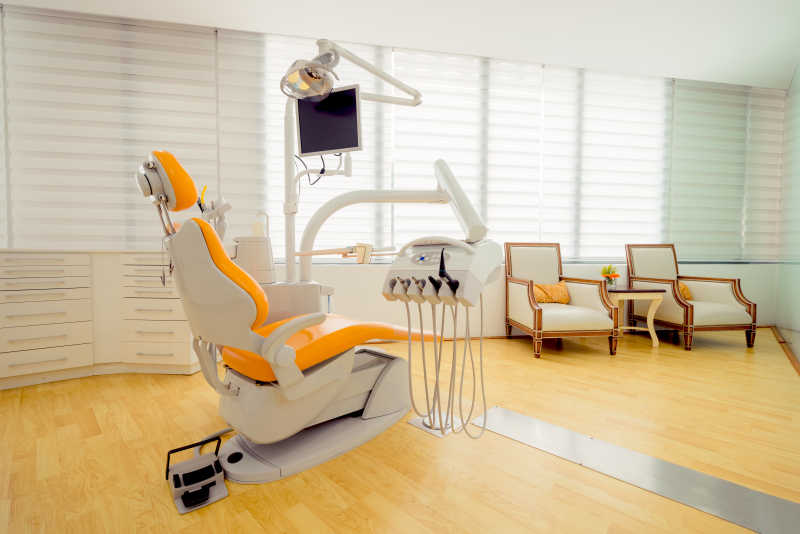 宽敞的牙科诊所