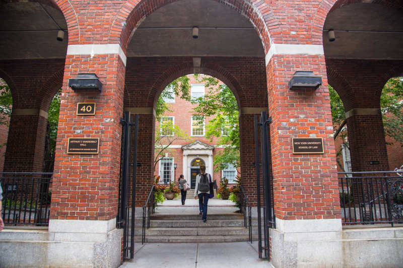 大学校园入口