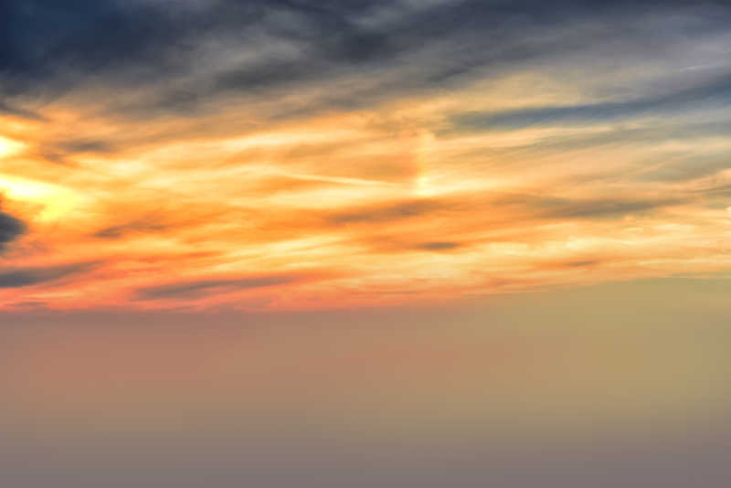黄昏时分的日落和云层的背景图片 黄昏时分的日落和云层背景素材 高清图片 摄影照片 寻图免费打包下载