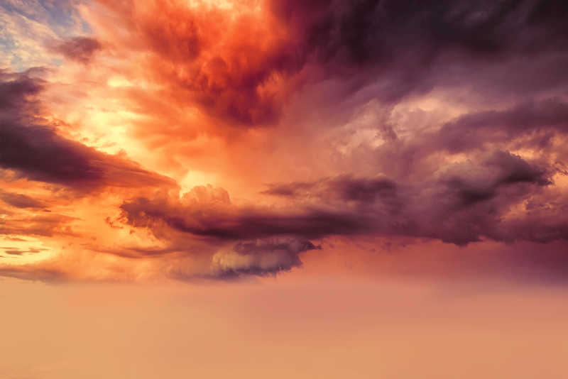 美丽天空中的晚霞