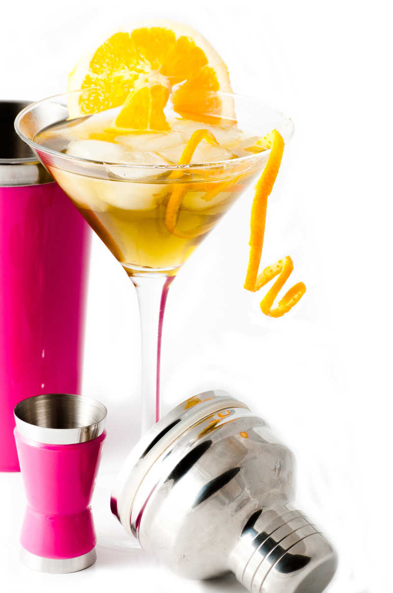 橙汁鸡尾酒和调酒器