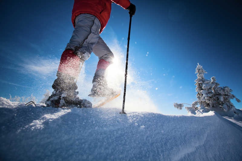 冬季徒步旅行运动