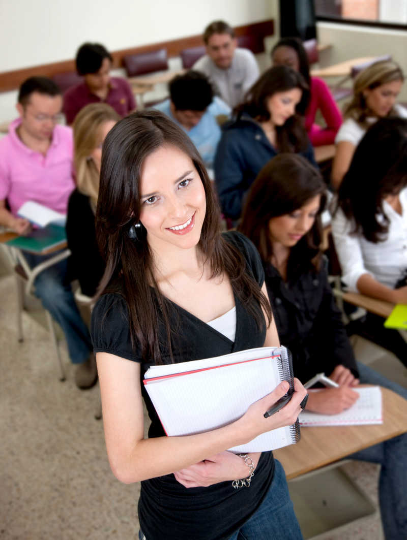 教室里的大学生