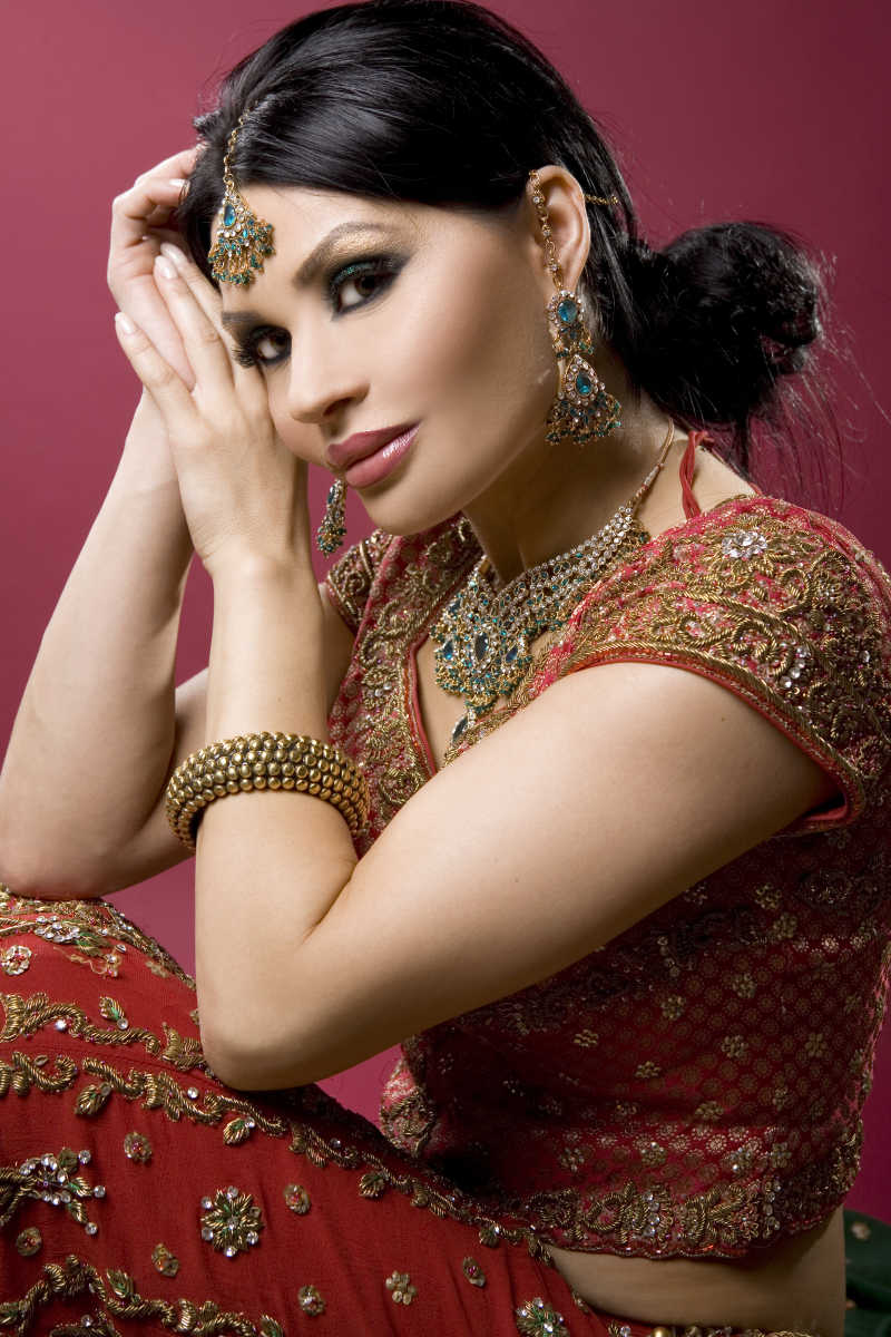 美丽的印度年轻美女