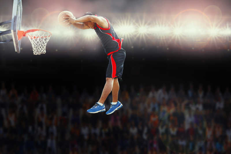 篮球运动员在比赛中得分