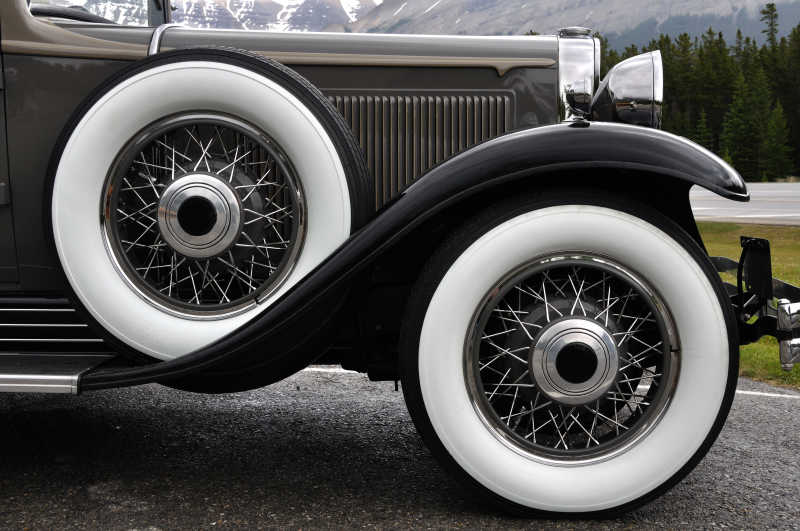 样式复古的汽车