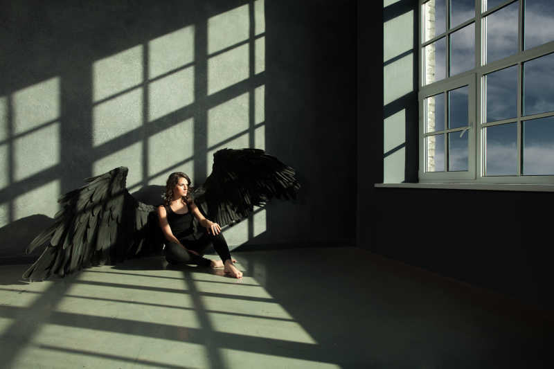 黑色翅膀的天使