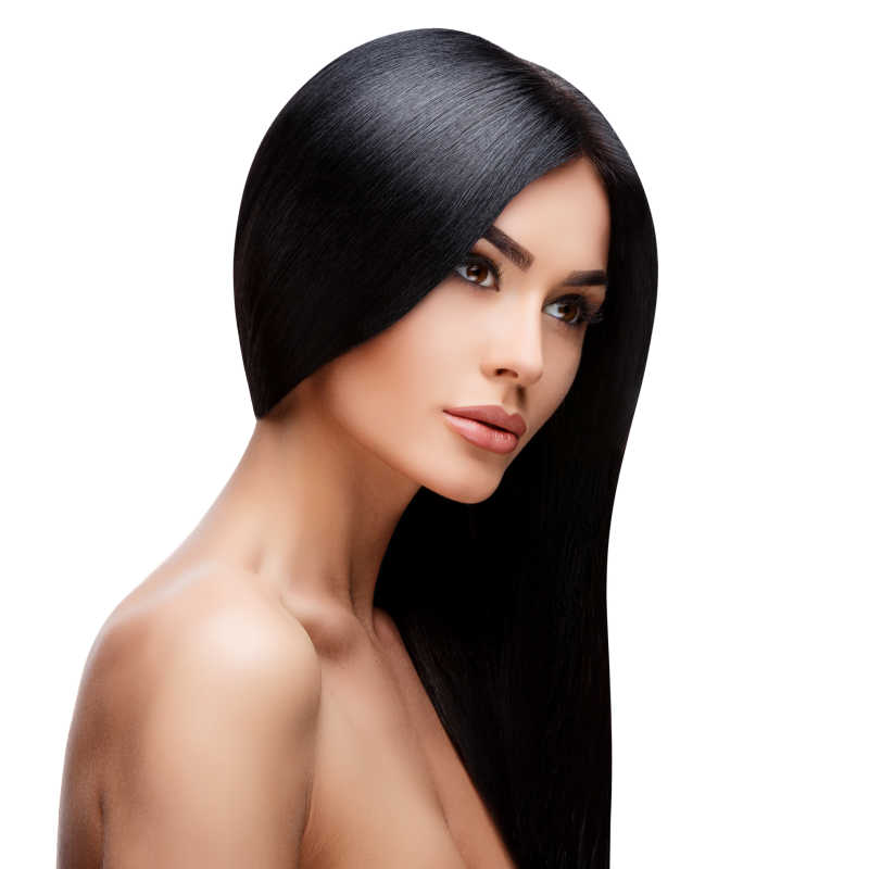 黑头发的年轻女人