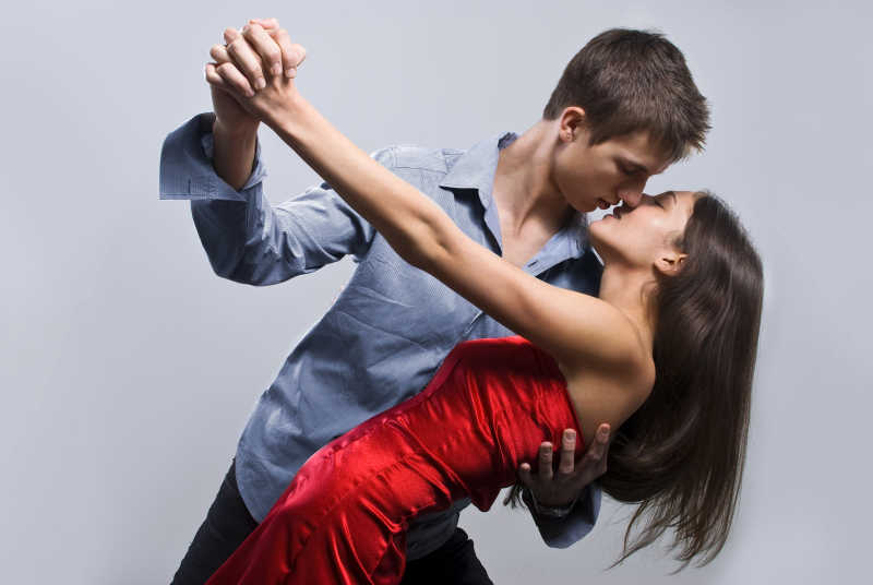跳舞的男女图片 激情诱惑跳舞的男女素材 高清图片 摄影照片 寻图免费打包下载