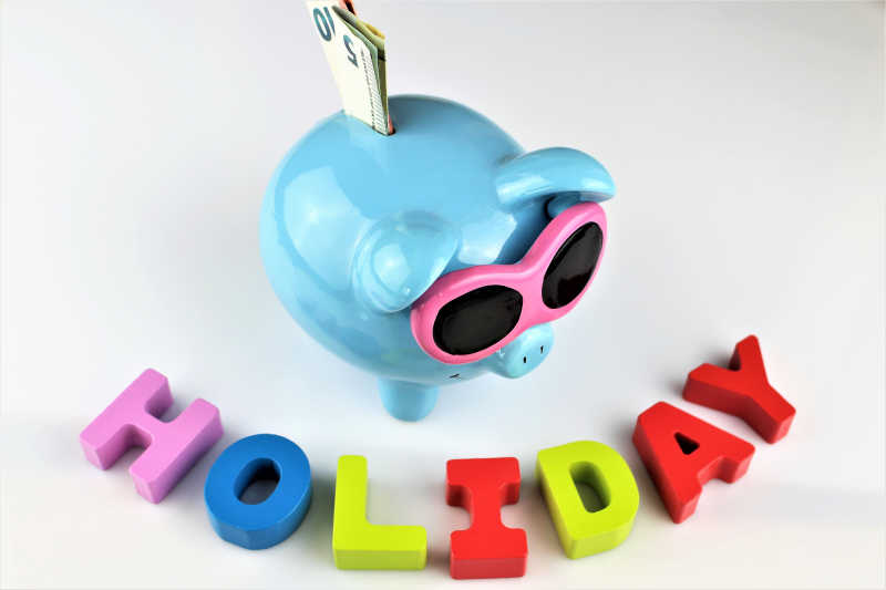 小猪储钱罐和度假计划