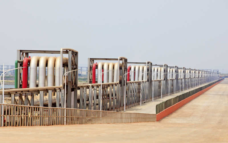 原油管道侧视图