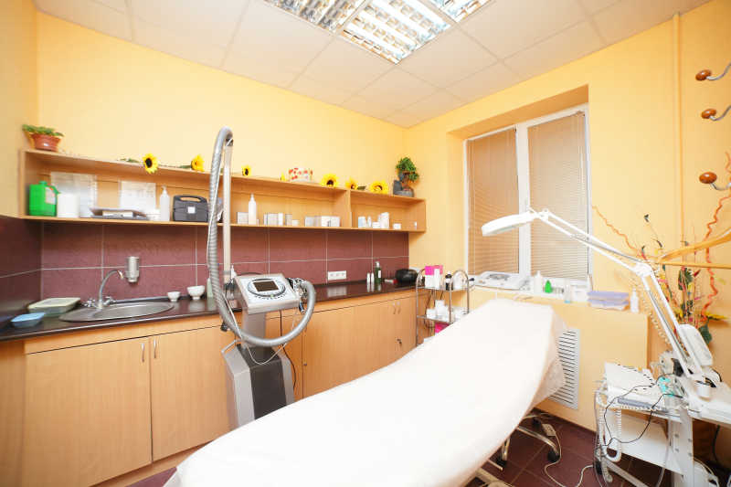 田园风格的美容沙龙内部