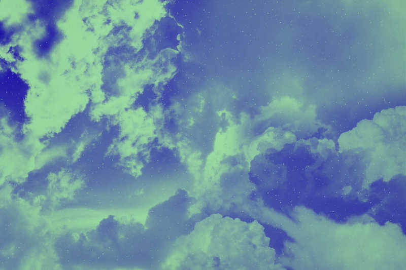 绚烂的蓝色天空