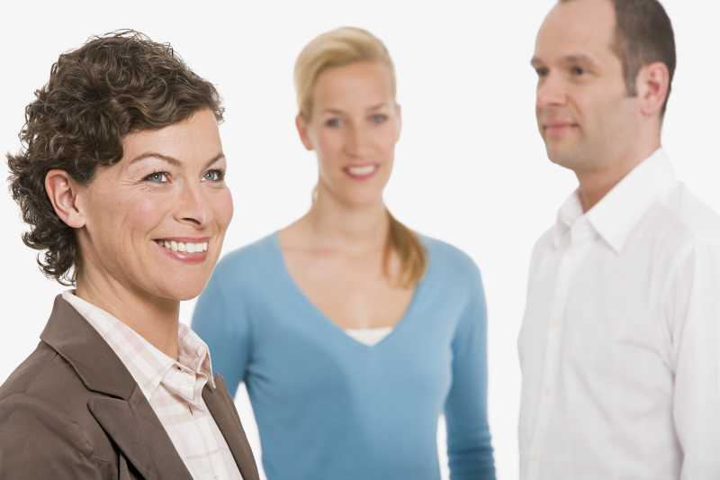 自信微笑的女经理