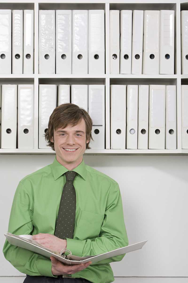 帅气的长发男孩