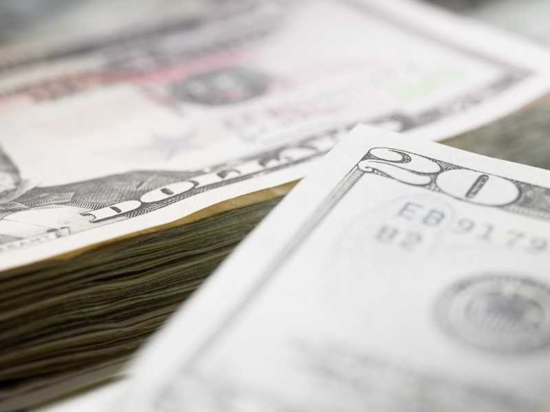 一堆二十美元钞票