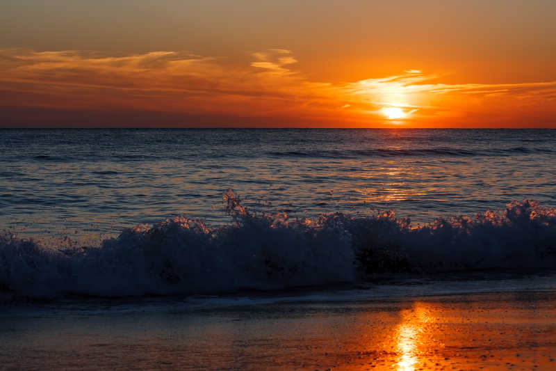 日落的海洋