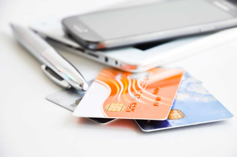 智能手机和手机卡钢笔