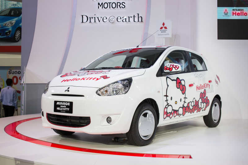 车展上的三菱凯蒂猫汽车