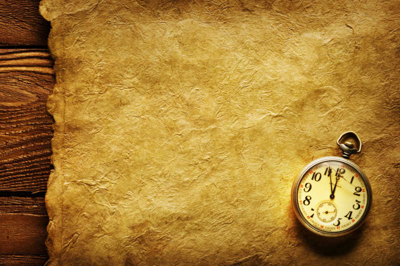 旧纸张上的指南针