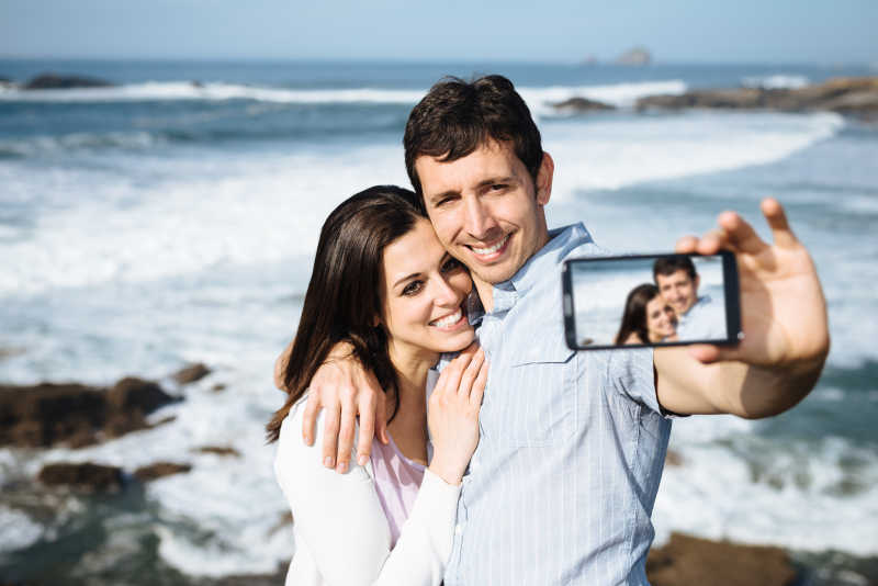 情侣创意合照自拍手机图片