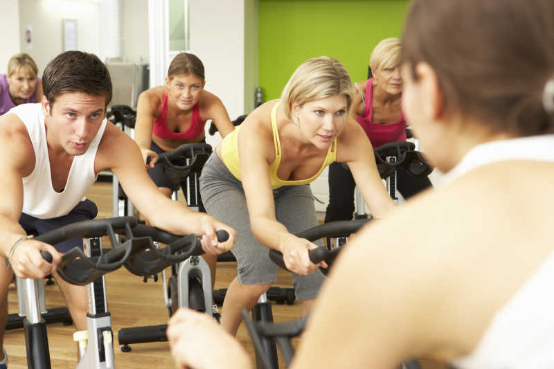 体操课中的团体参与