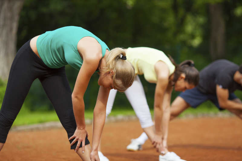城市公园不同年龄性别人群免费健身班