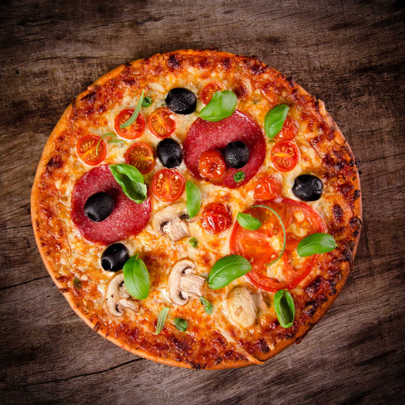 美味的蔬菜比萨饼