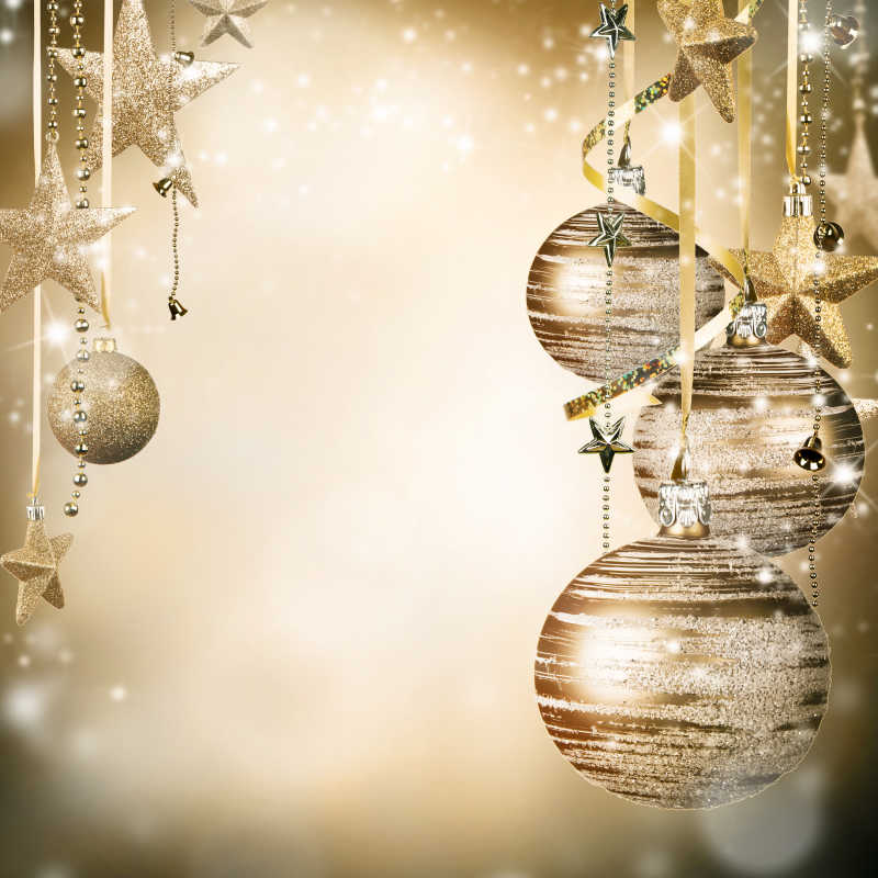 金色背景下的圣诞节装饰