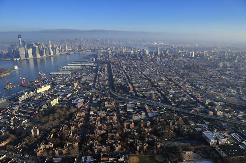 空中俯視下的城市建築全景