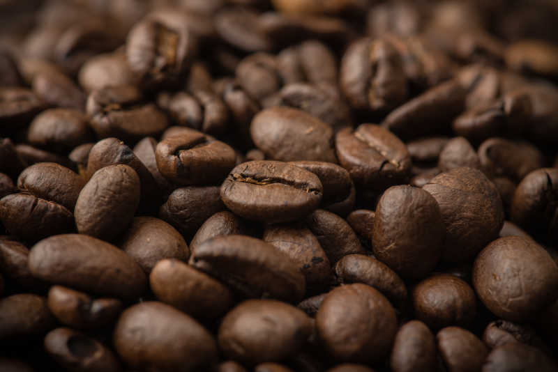 粒大饱满的咖啡豆