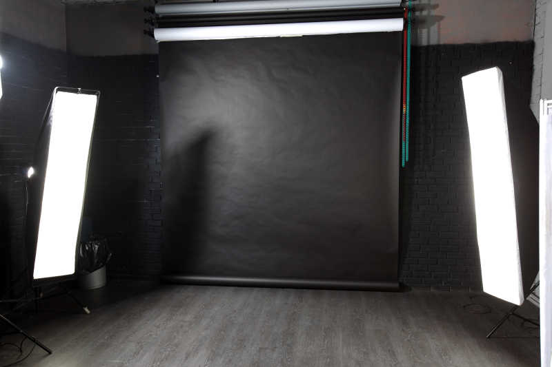 黑色背景的摄影工作室
