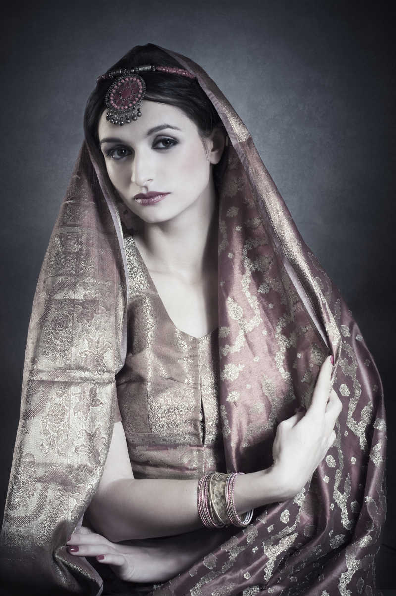 印度女人传统服饰图片