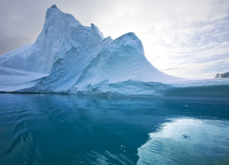 格陵兰的巨大冰山