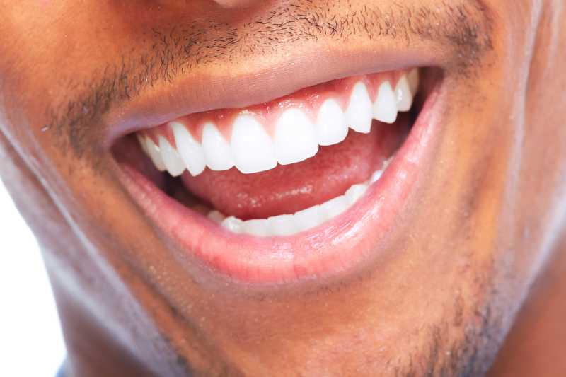 黑人搞笑壁纸牙齿图片