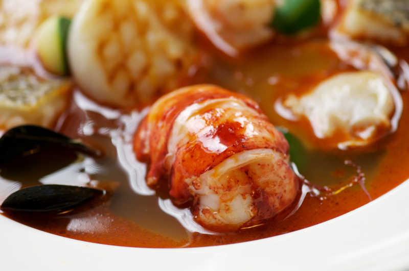 海鲜组成的炖菜