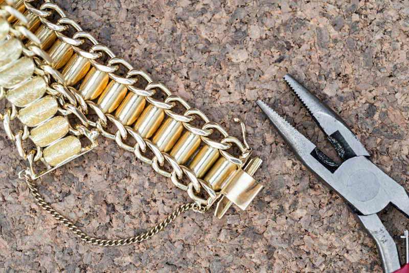 珠宝手镯的修复与修复