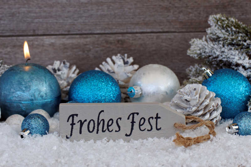 圣诞蓝色装饰蜡烛