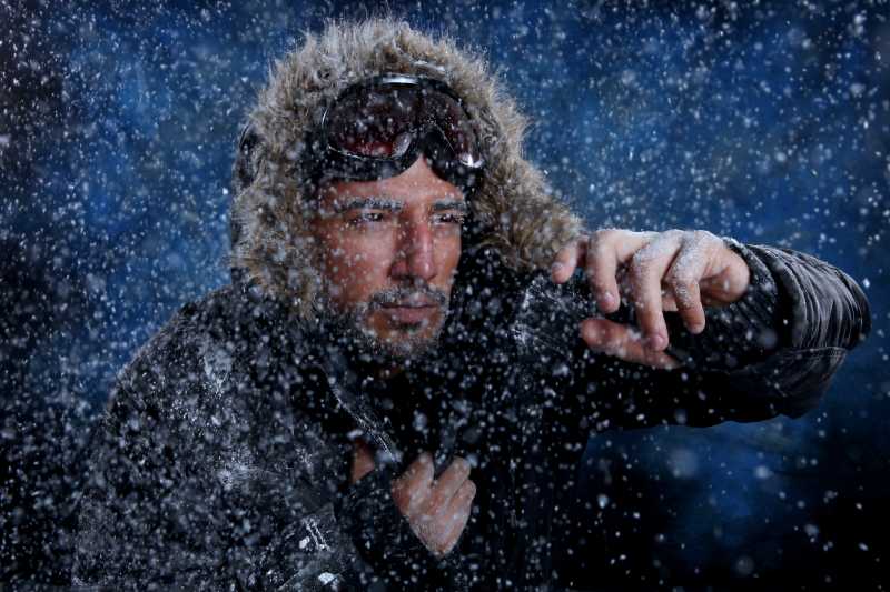 在寒冷的天气里生动形象