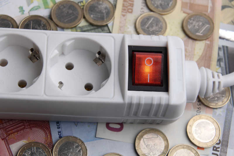 插座和欧元货币