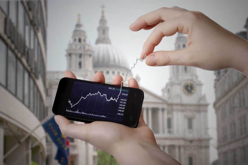 用智能手机查看股票折线图