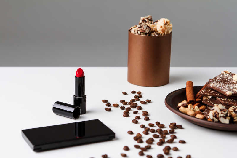 口红和咖啡豆