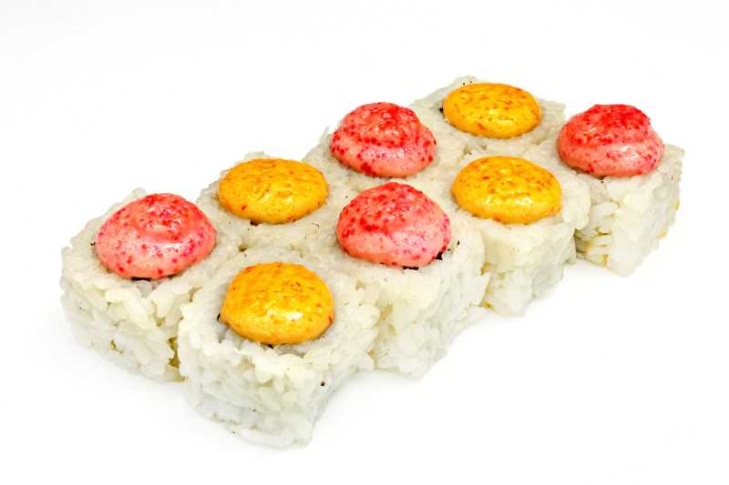 白色背景下的寿司