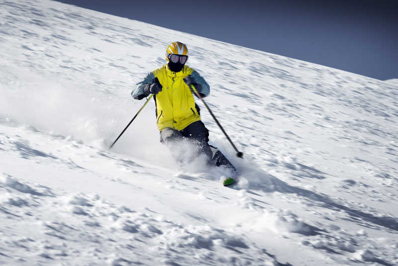 高山滑雪图片一人图片