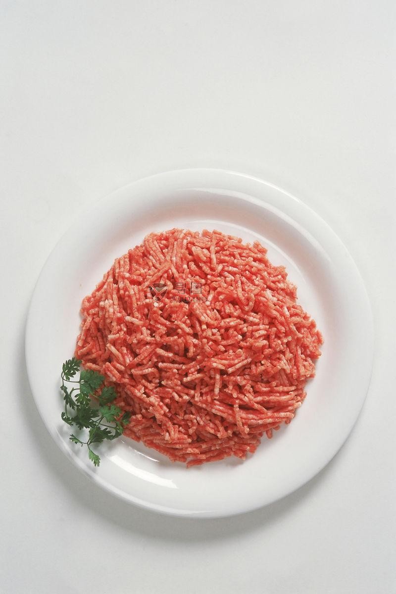 盘子里的肉糜