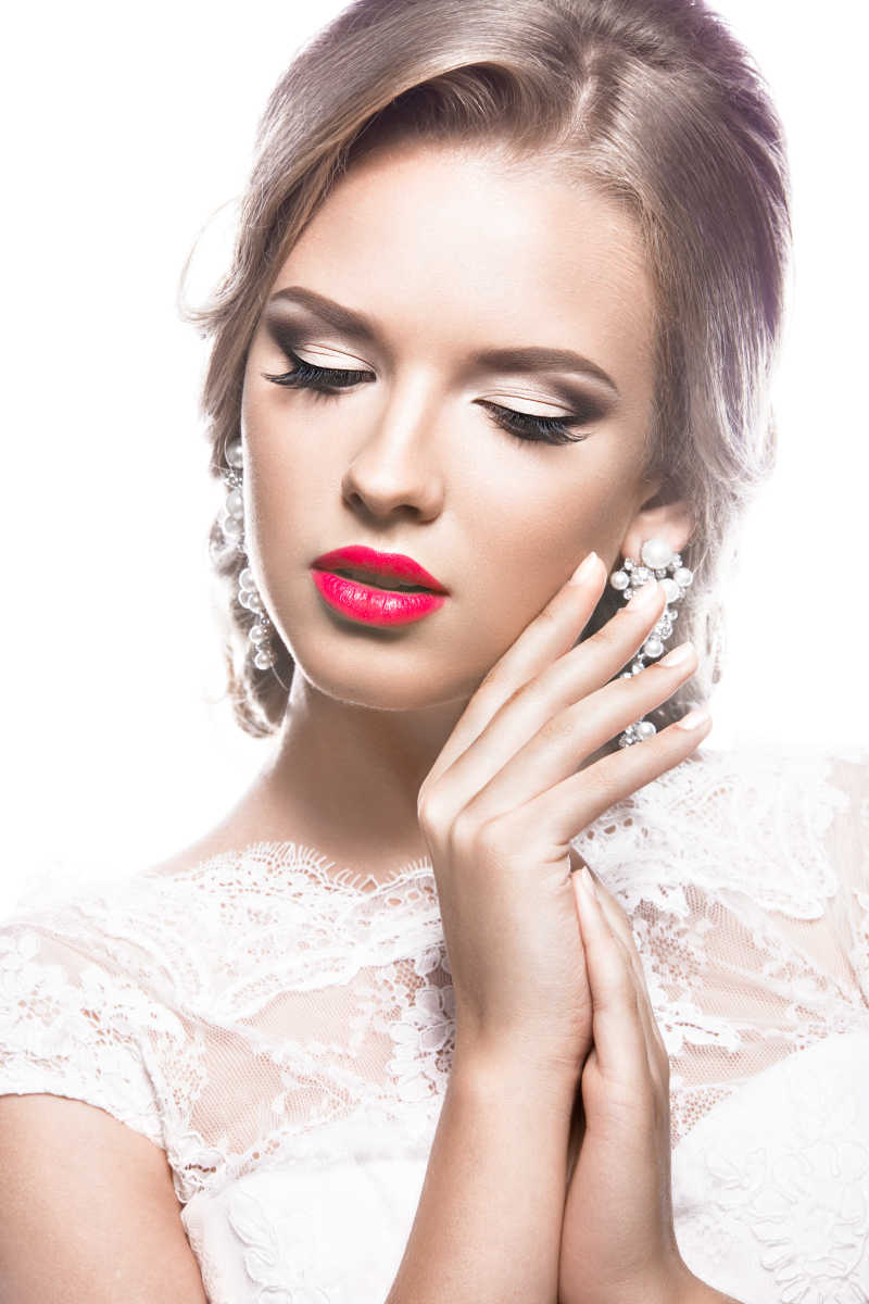 美丽的新娘模特