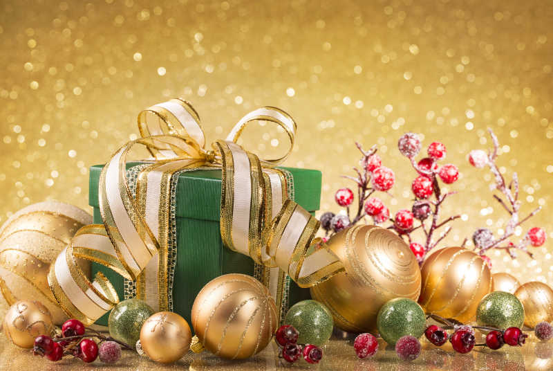 圣诞礼物和各种圣诞装饰品