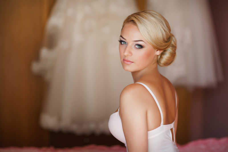 新娘发型与妆容