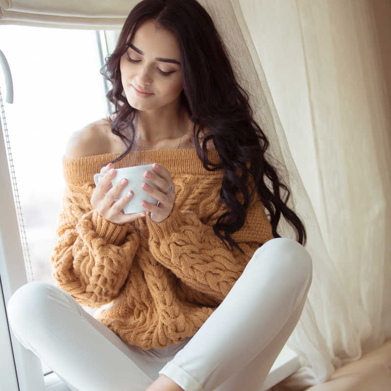 喝咖啡的性感美女