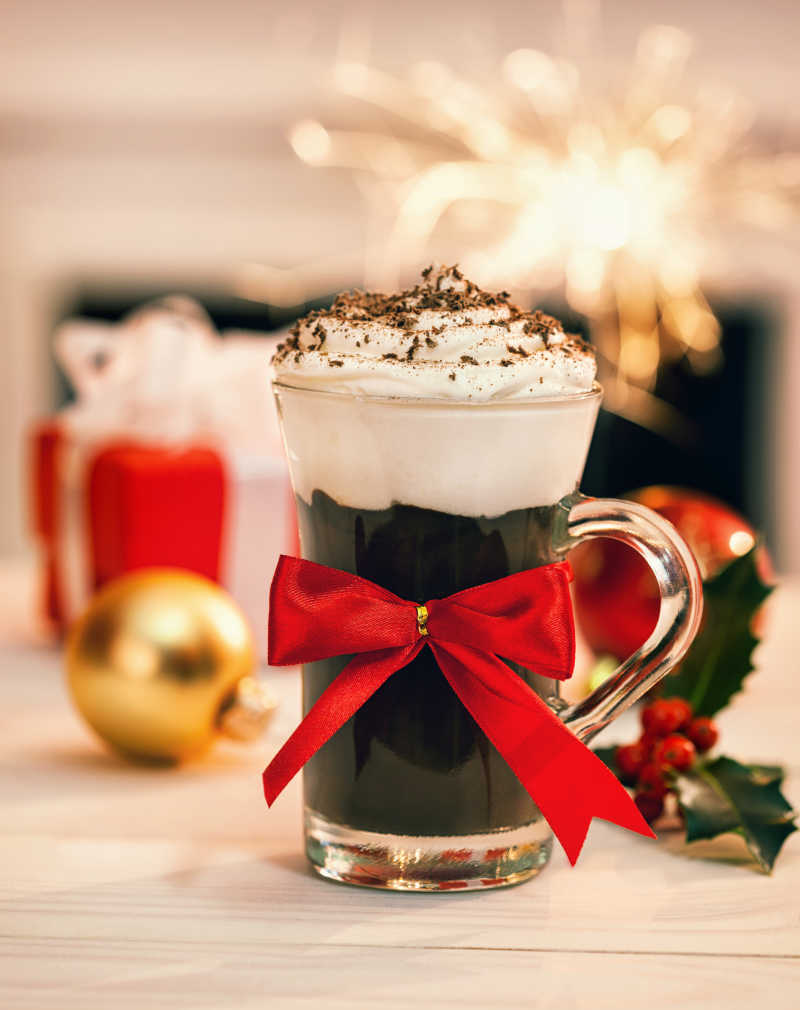 圣诞奶油热巧克力
